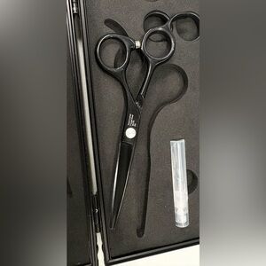 Paul Mitchell Shears, one pair